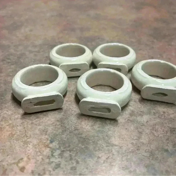 Set of (5 )Vintage White Ceramic Porcelain Napkin Rings Holders Table Decor - Picture 5 of 6